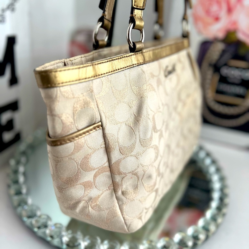 Coach gold Metallic canvas and leather tote bag - Picture 8 of 10